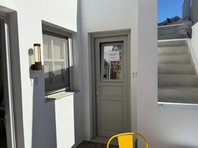 Mietwagen in Lindos – Rodos Cars Station im Hotel Comfy Suites